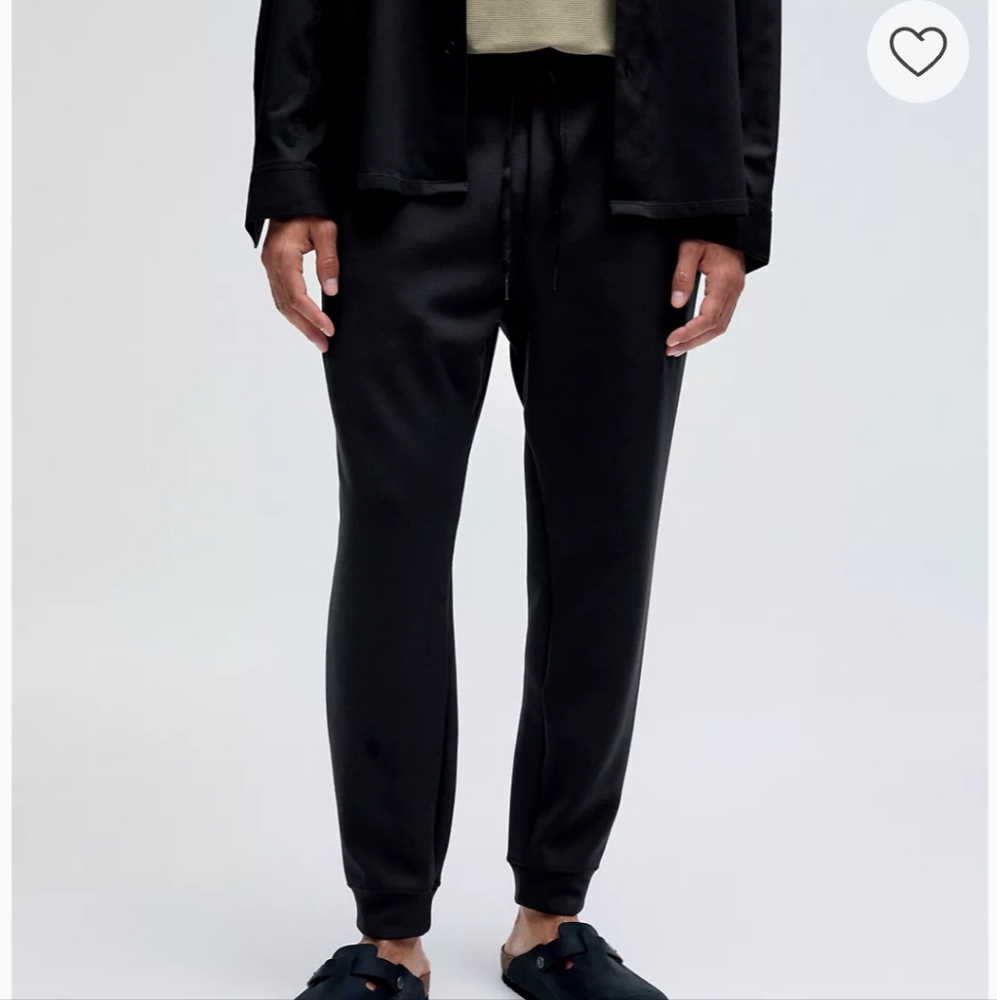 NWT Lululemon men's Smooth Spacer Jogger Regular size small black